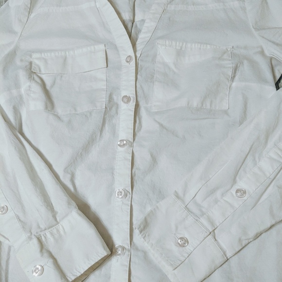 ✳️ REDUCED✳️Soho White Button-Down Top - Picture 2 of 4